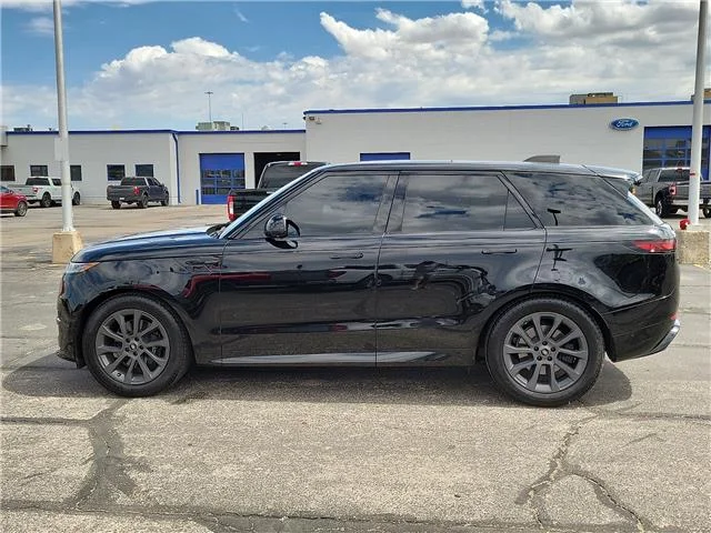 Used 2024 Santorini Black Metallic Land Rover Dynamic SE All-Wheel Drive image 2