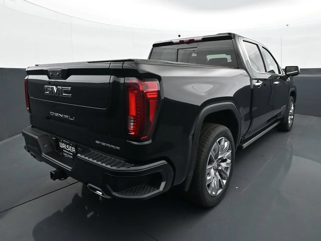 Used 2024 Onyx Black GMC Denali image 6