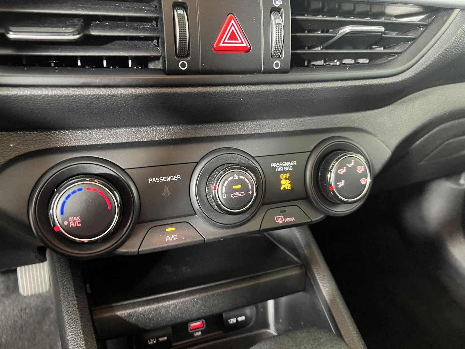 Used 2023 Snow White Pearl Kia LXS image 18