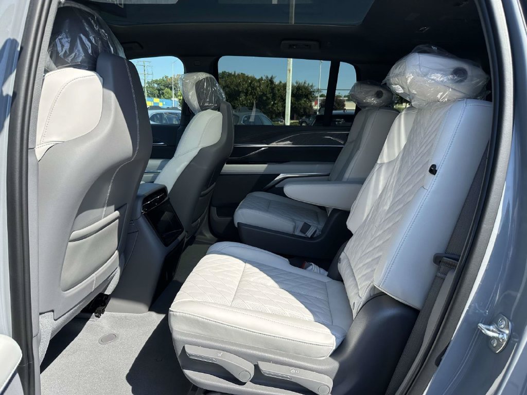 2026 Cadillac Escalade IQ Sport - Photo 38