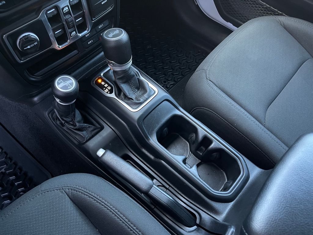 Used 2022 White Jeep Unlimited Sport S image 17