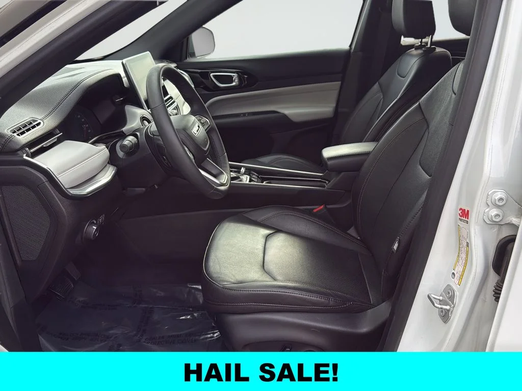Used 2023 White Jeep Limited image 10