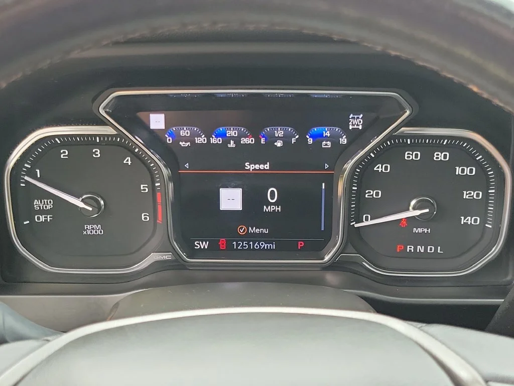 Used 2021 White GMC AT4 image 27