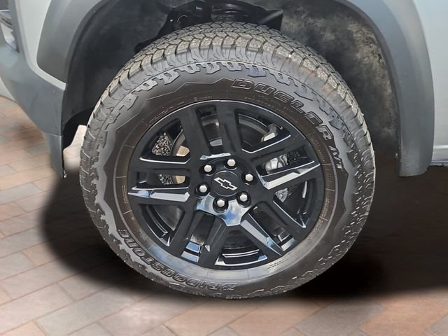 Used 2025 Sterling Gray Metallic Chevrolet Trail Boss image 25