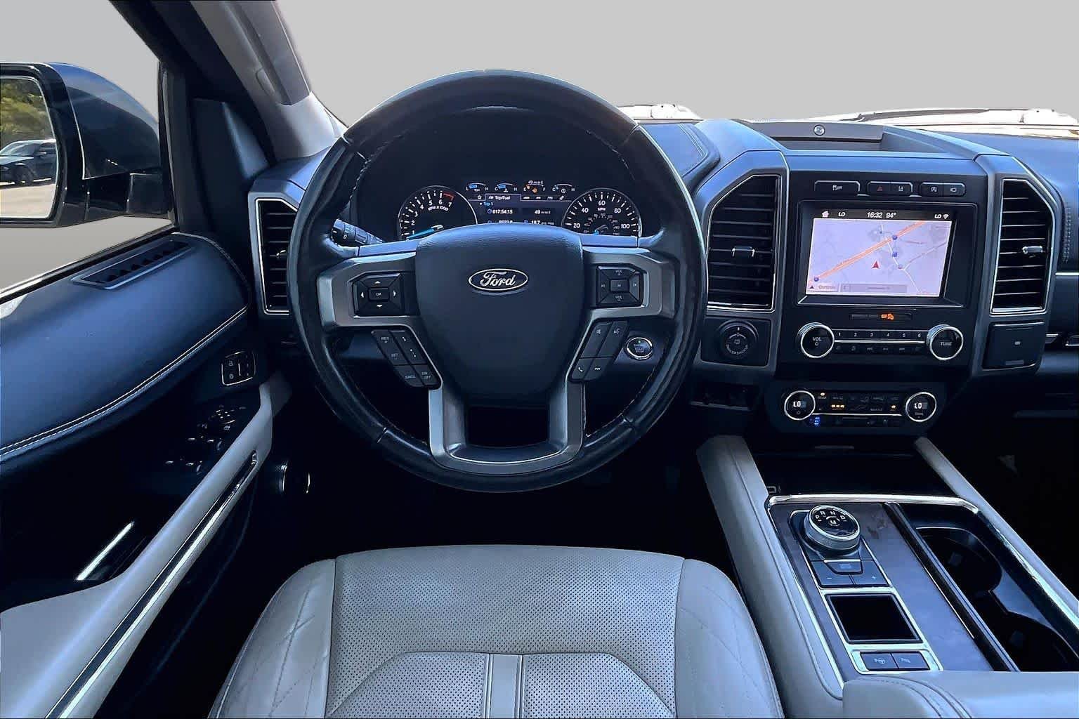 Used 2019 White Platinum Metallic Tri-Coat Ford Platinum image 6