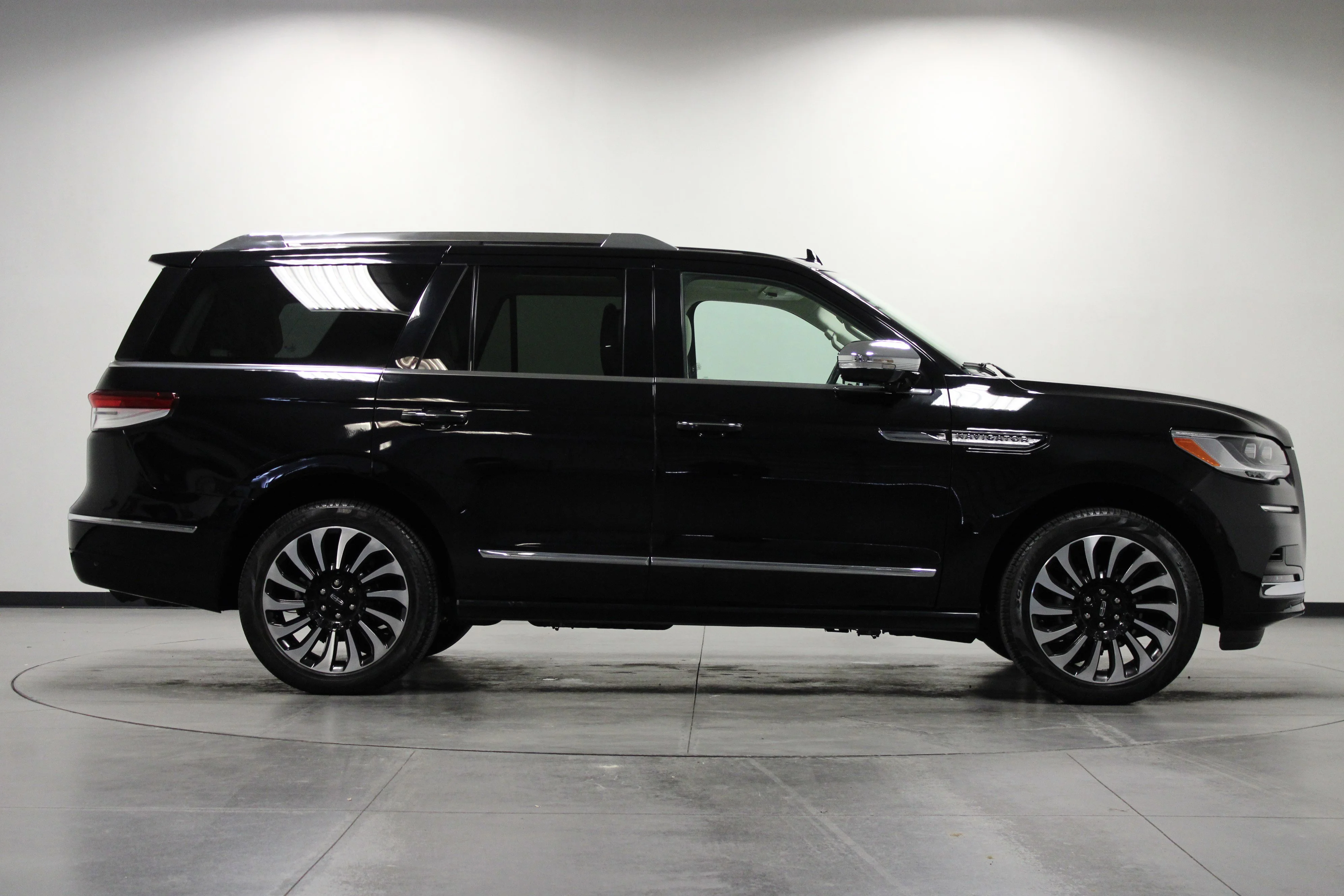 Used 2023 Black Metallic Lincoln Black Label image 3