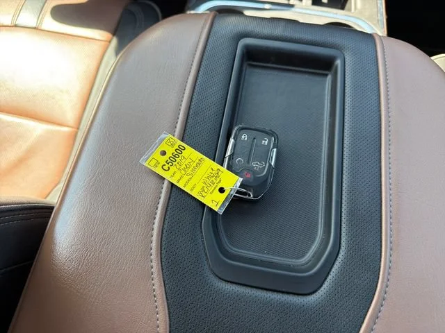 Used 2019 IRIDESCENT PEARL TRICOAT Chevrolet High Country image 35