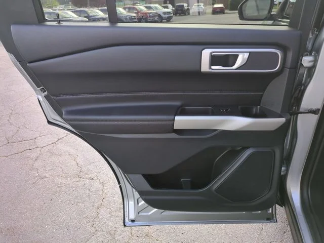 Used 2024 Silver Ford XLT image 26