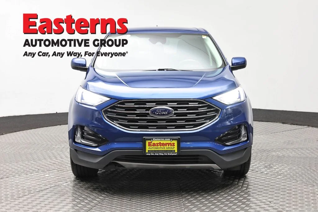 Used 2021 Blue Ford SEL image 2