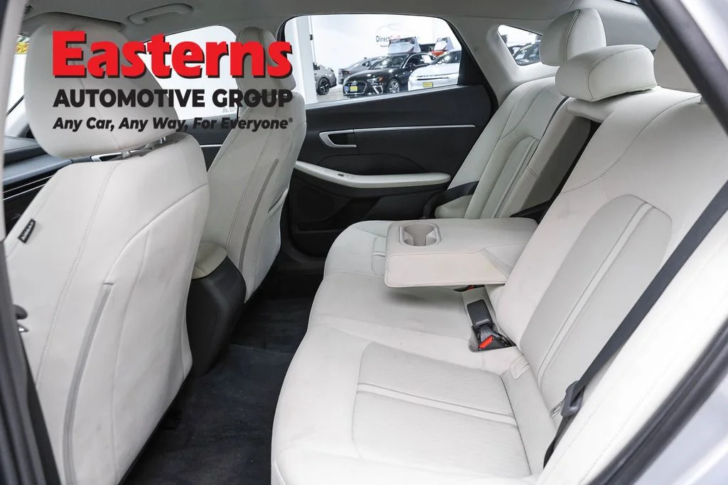 Used 2025 Silver Hyundai SEL image 22