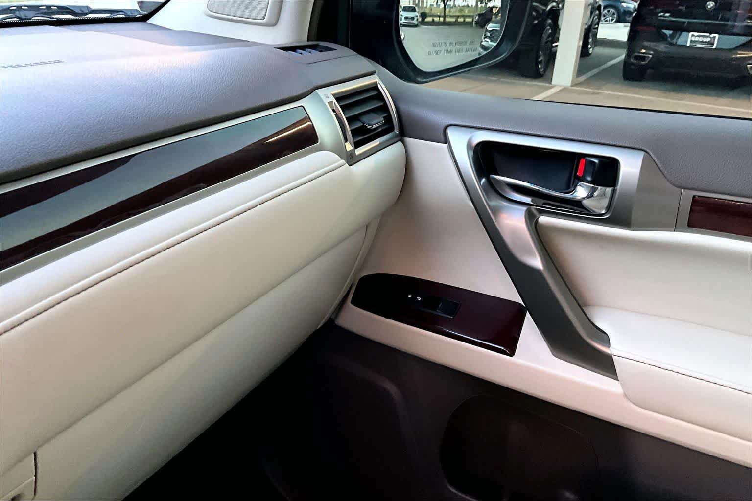 Used 2014 Tungsten Pearl Lexus Luxury image 28