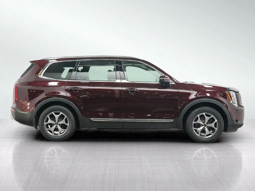 Used 2020 Maroon Kia EX image 6