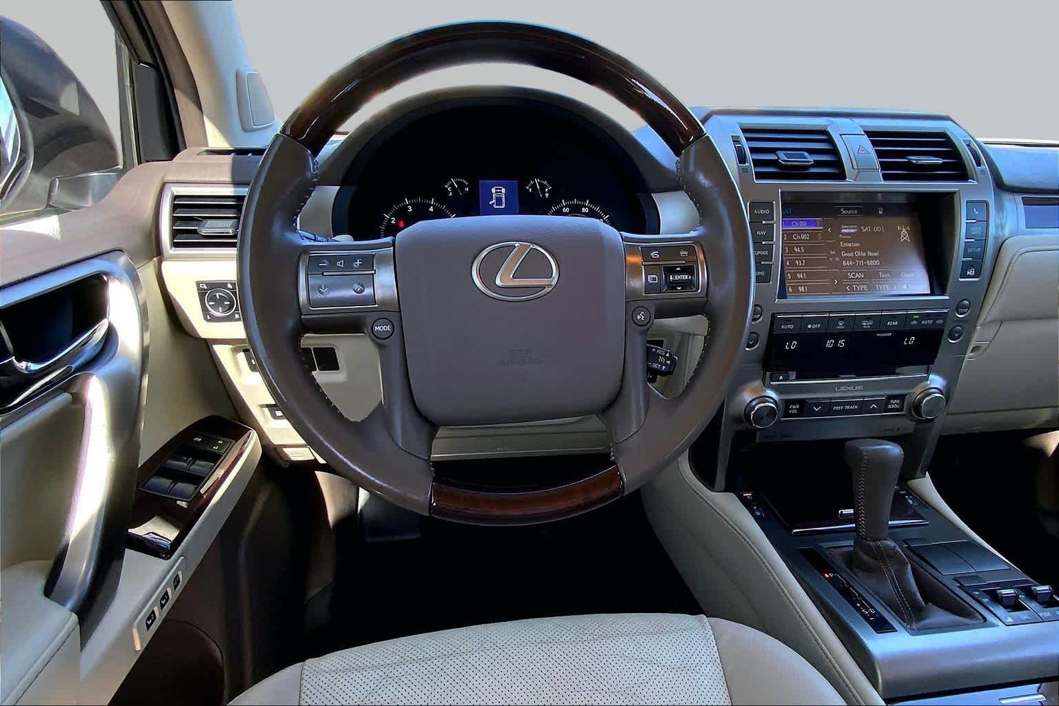 Used 2015 Starfire Pearl Lexus  image 6