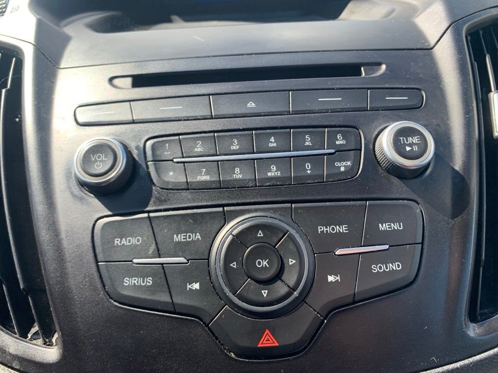 Used 2017 Red Ford SE image 18
