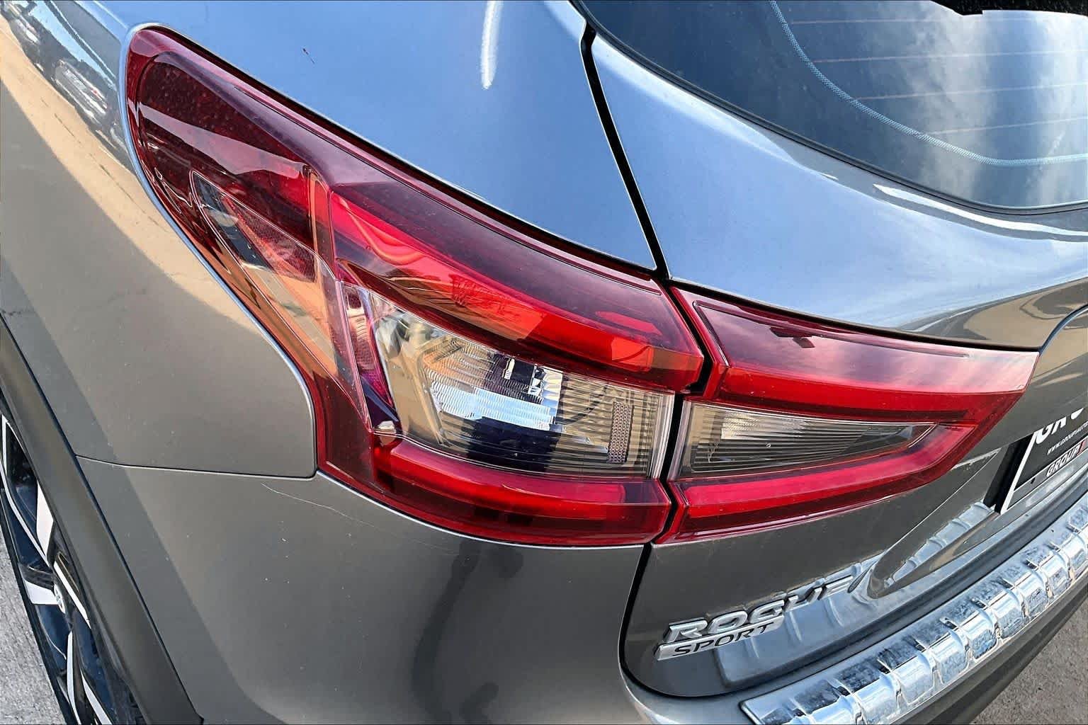 Used 2022 Gun Metallic Nissan SL image 27