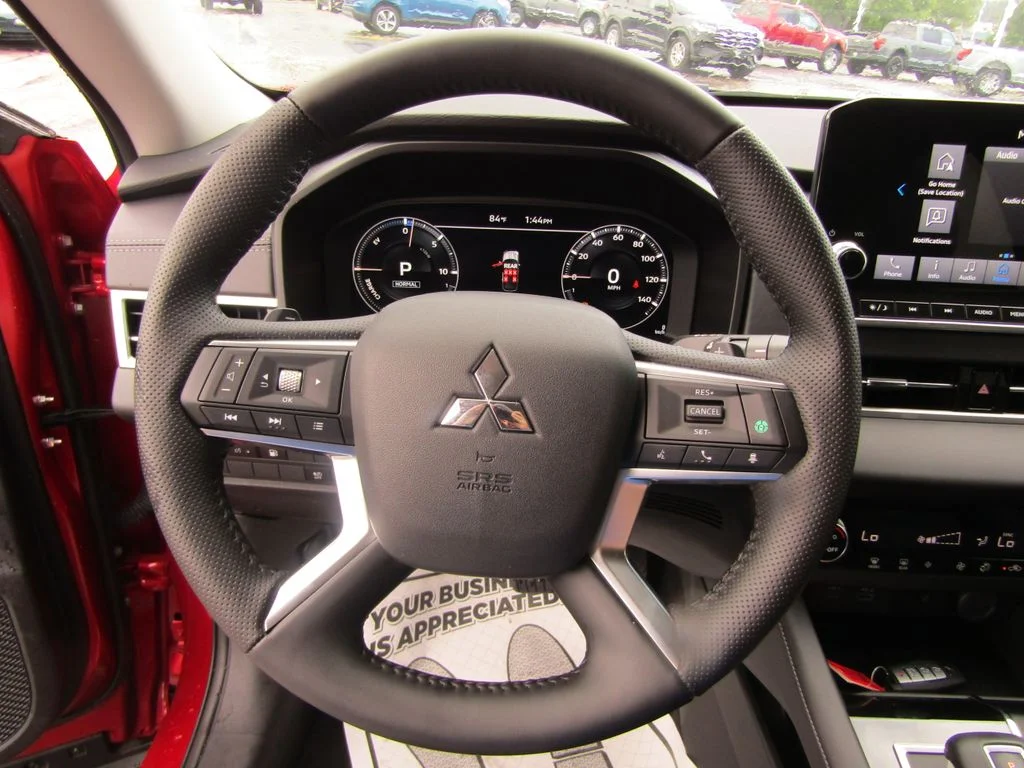 2025 Mitsubishi Outlander Plug-in Hybrid SE - Photo 17
