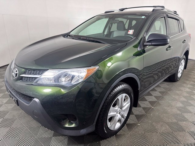 Used 2013 Green Toyota LE image 8