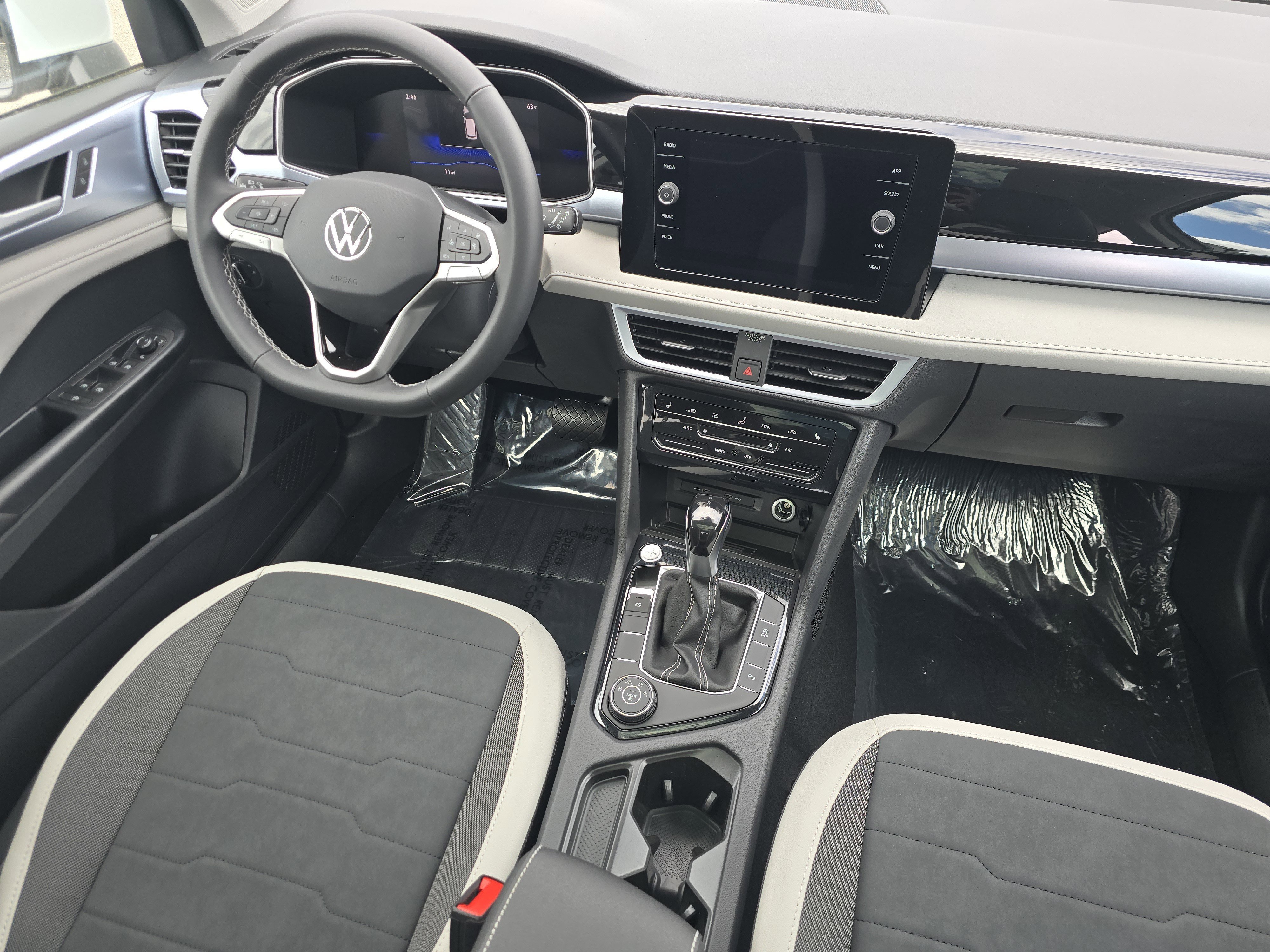 New 2026 Pure White Volkswagen SE image 19