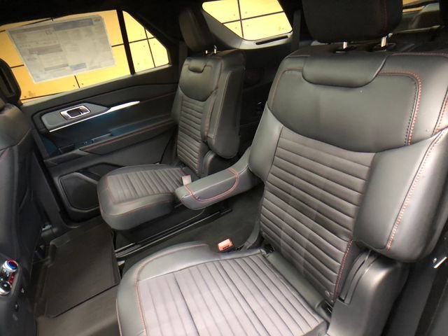 New 2026 Carbonized Gray Metallic Ford ST-Line image 22