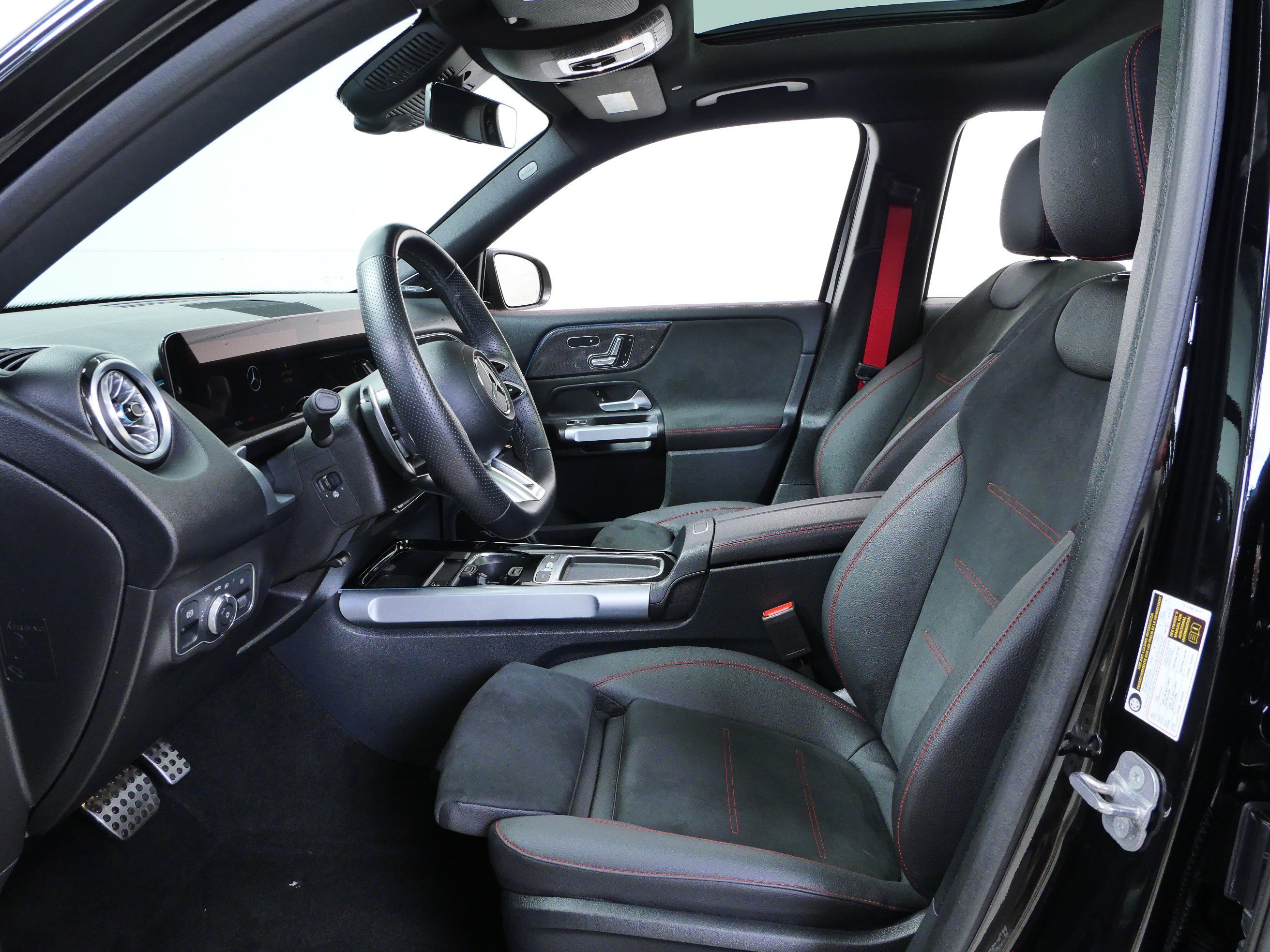 Certified Used 2025 Night Black Mercedes-Benz AMG® GLB 35 image 19