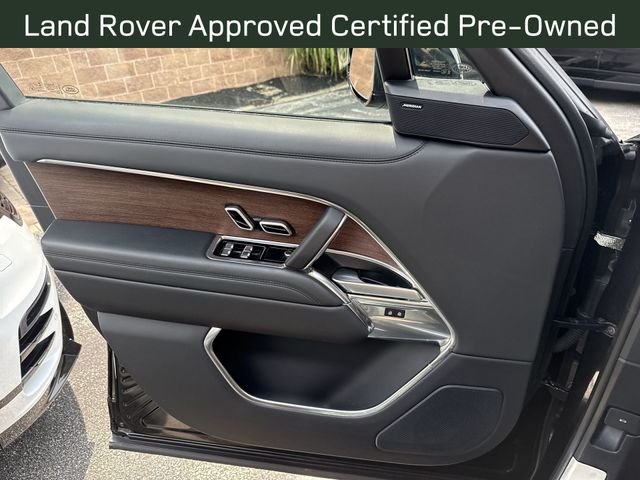Certified Used 2025 Santorini Black Land Rover SE image 13