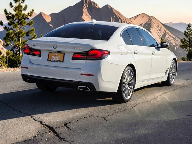 Used 2022 White BMW 530i xDrive image 7