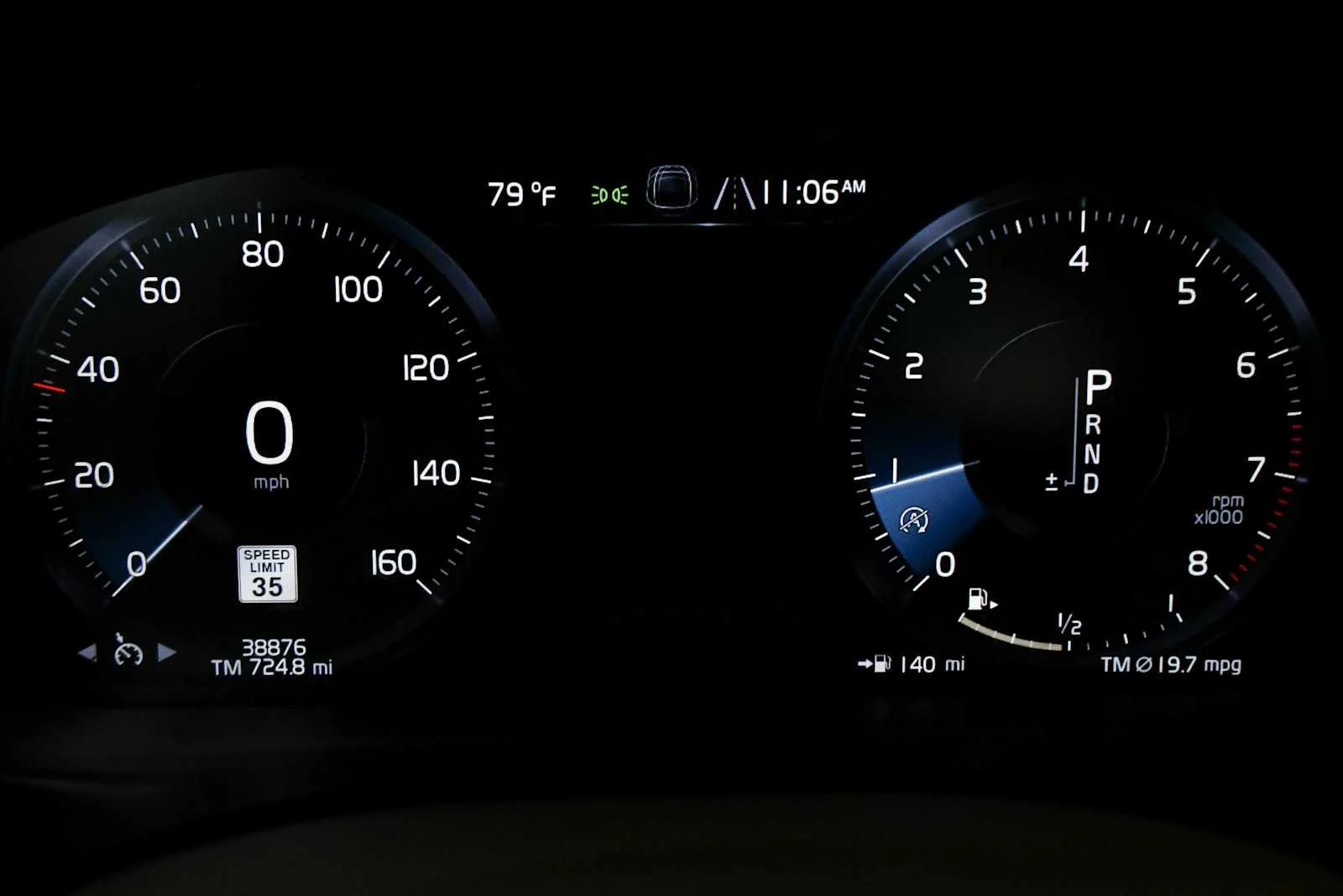 Used 2021 Crystal White Metallic Volvo Momentum image 22