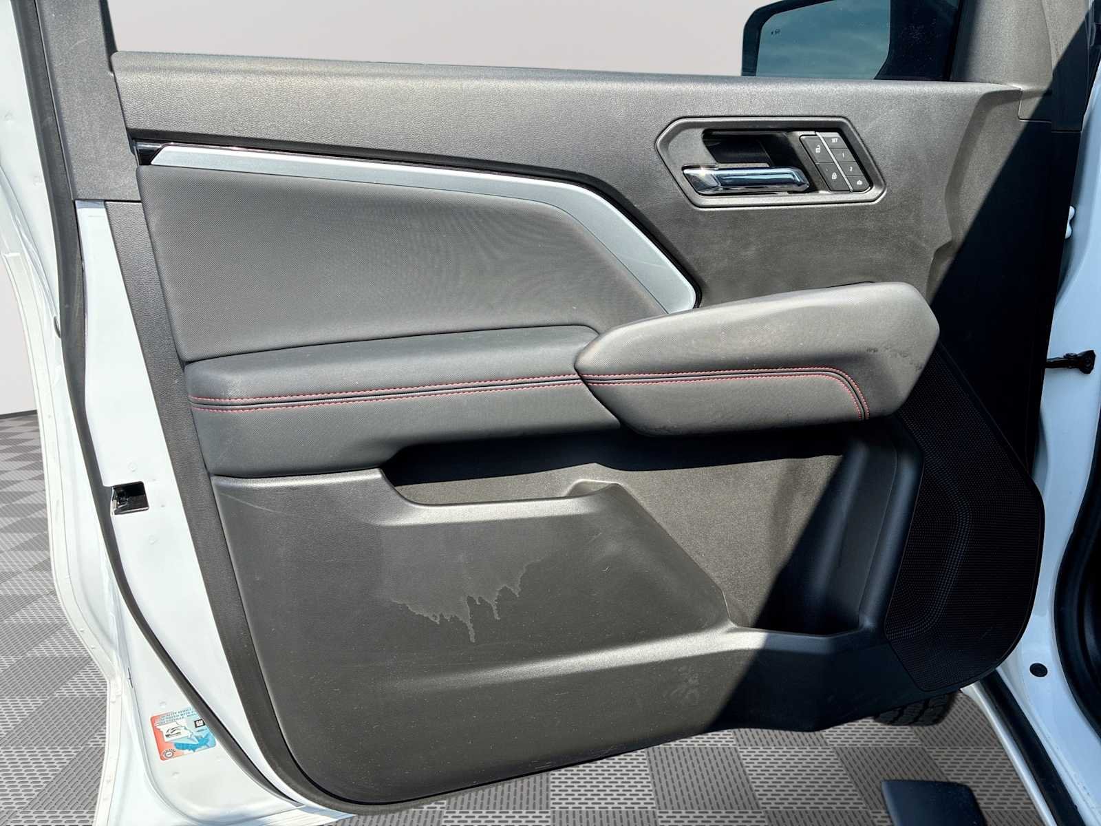 Certified Used 2023 Summit White Chevrolet Z71 image 21
