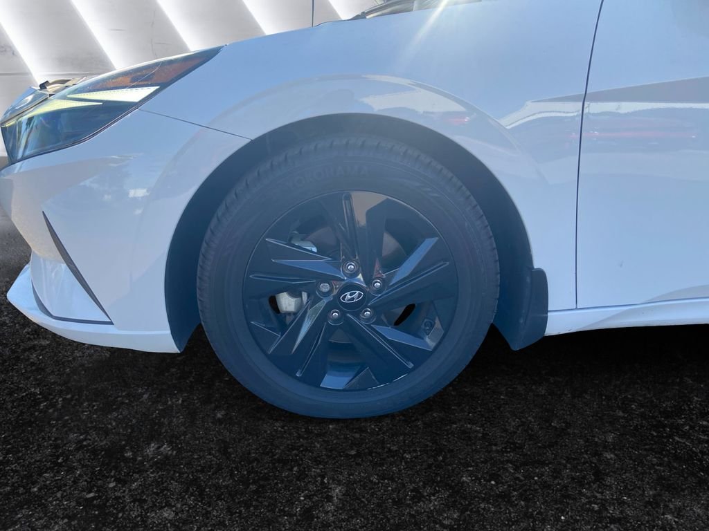 Used 2023 White Hyundai Blue image 20