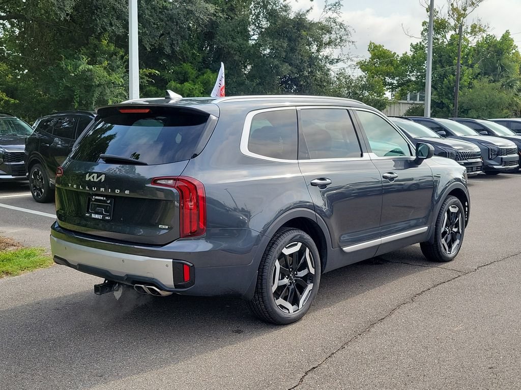 Certified Used 2024 Gray Kia S image 7