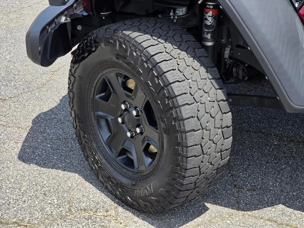 Used 2022 Red Jeep Mojave image 27