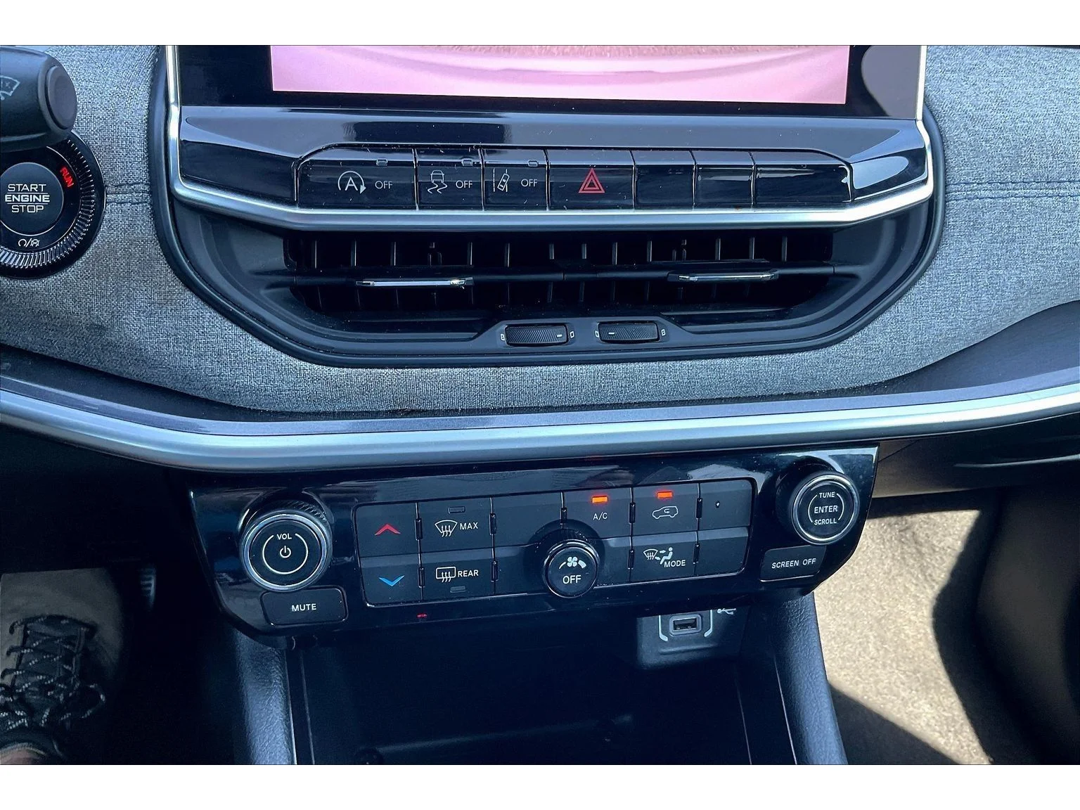 Used 2024 Silver Jeep Latitude image 21