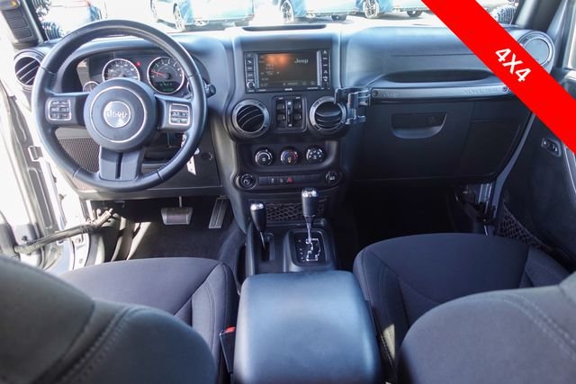 Used 2017 Silver Jeep Unlimited Sport image 4