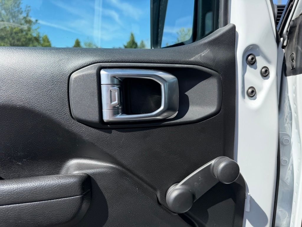 Used 2022 Bright White Clearcoat Jeep Unlimited Sport image 12