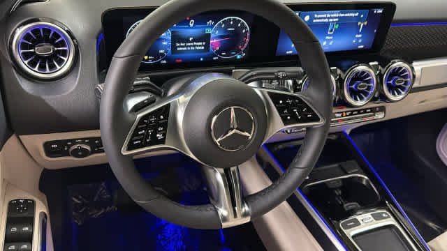 Used 2026 Polar White Mercedes-Benz GLB 250 image 26