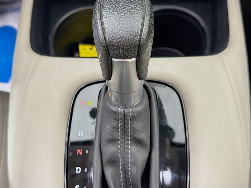 Used 2023 Silver Honda LX image 20
