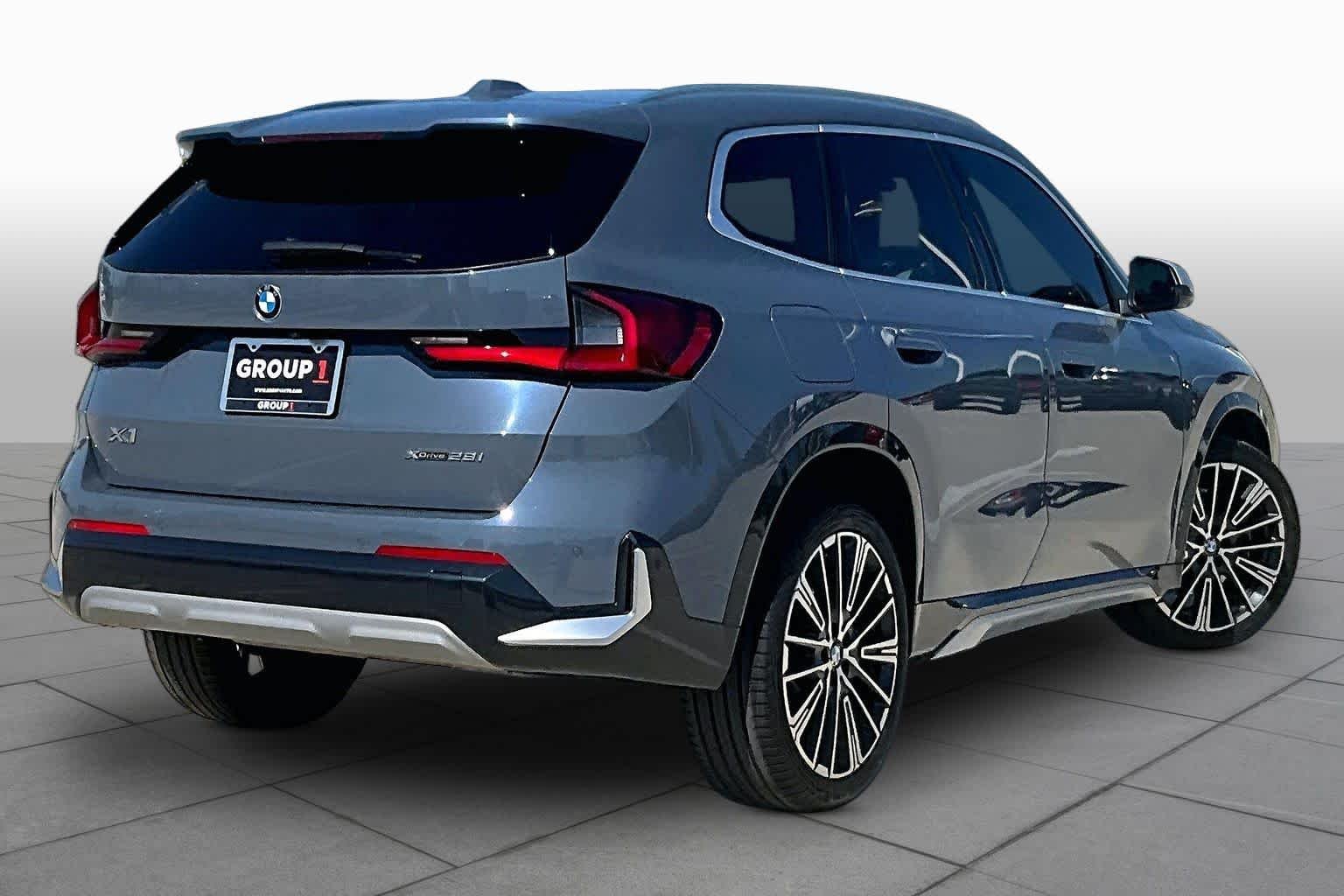 Used 2024 Storm Bay Metallic BMW xDrive28i image 12