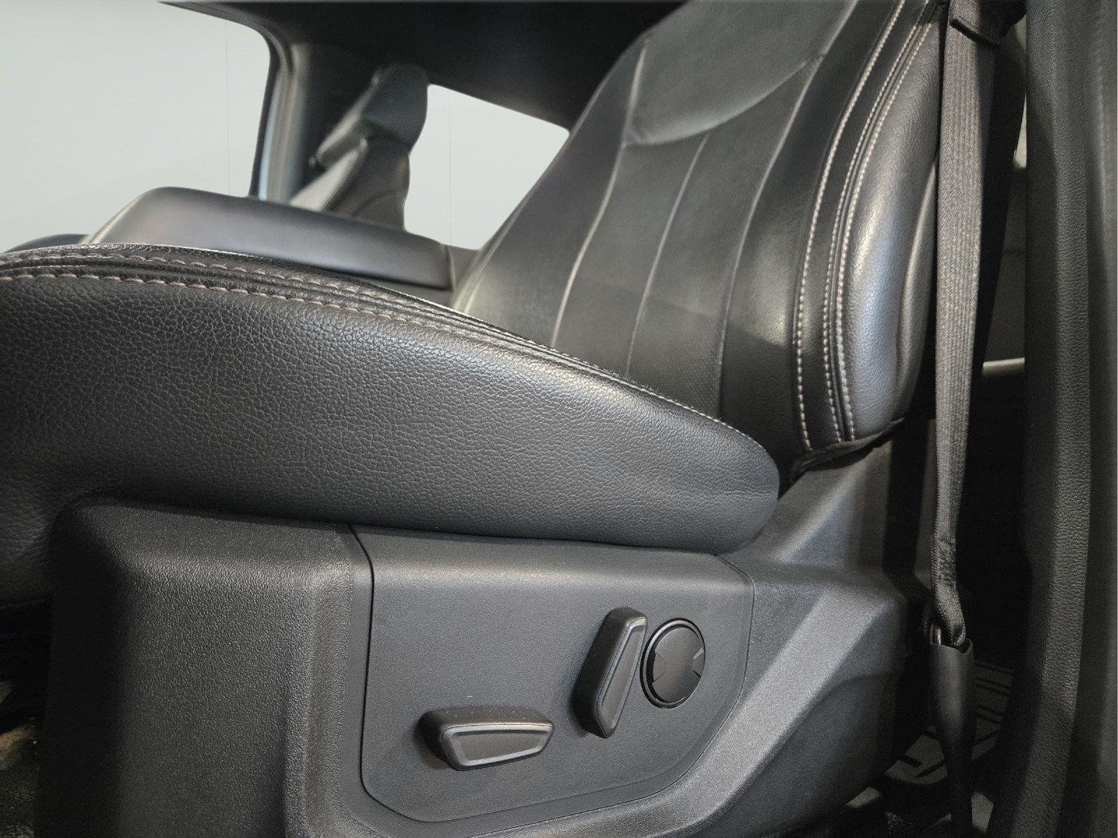 Used 2022 Iconic Silver Ford Lariat image 14