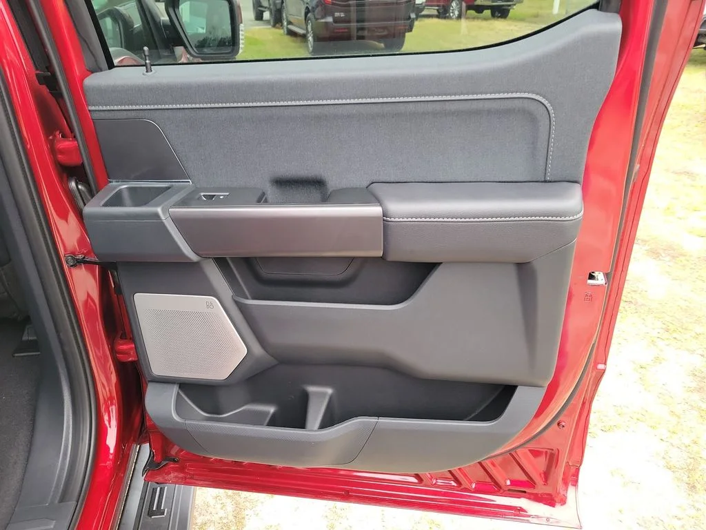 New 2026 Ruby Red Metallic Tinted Clearcoat Ford Lariat® image 31