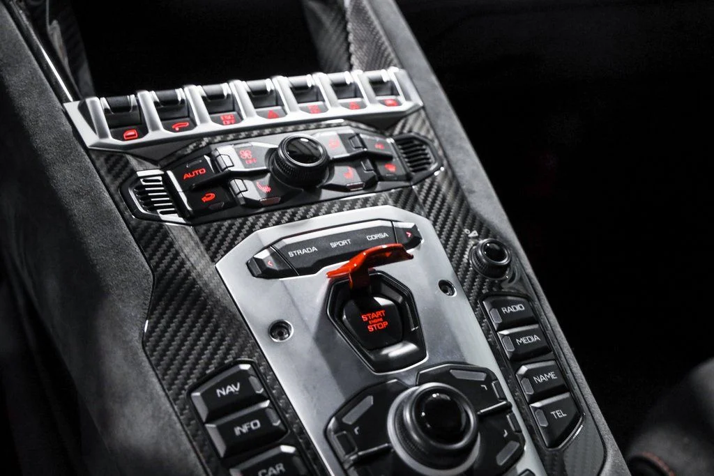 2016 Lamborghini Aventador Pirelli Edition - Photo 32