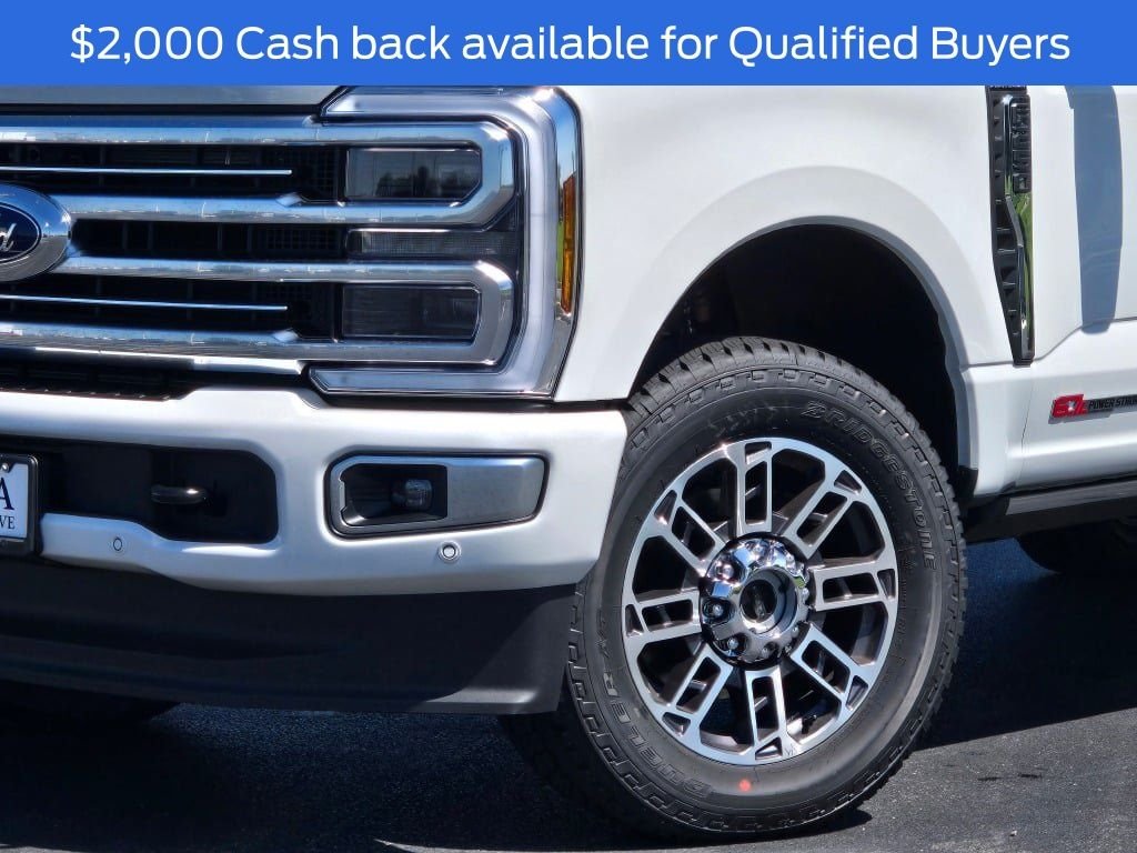 New 2026 Star White Metallic Tri-Coat Ford F-250® Platinum® image 2