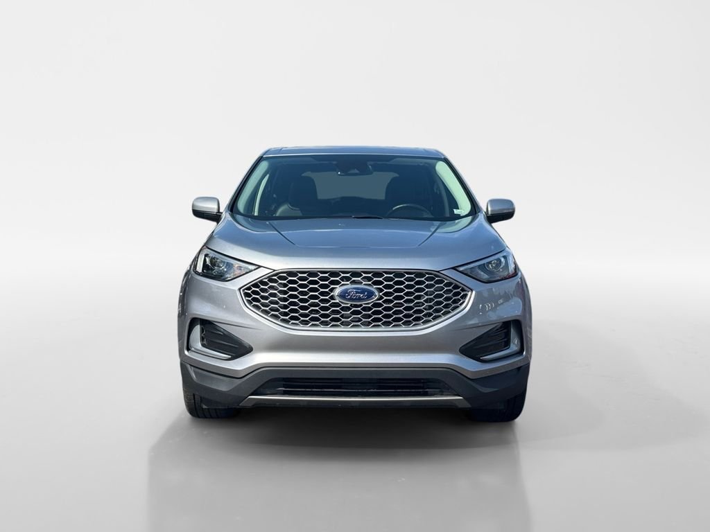 Used 2024 Silver Metallic Ford SEL image 8
