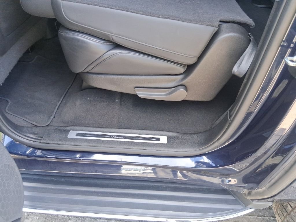 Used 2020 Blue Cadillac Luxury image 18