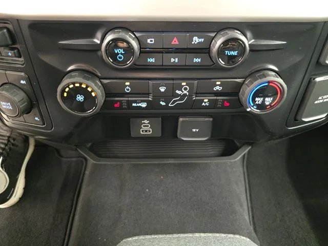New 2026 Oxford White Ford F-350® XLT image 30