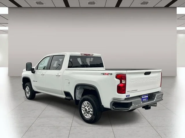 Used 2025 White Chevrolet LT image 6