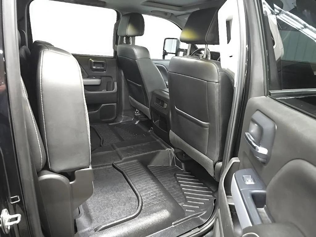 Used 2019 Black Chevrolet LTZ image 17