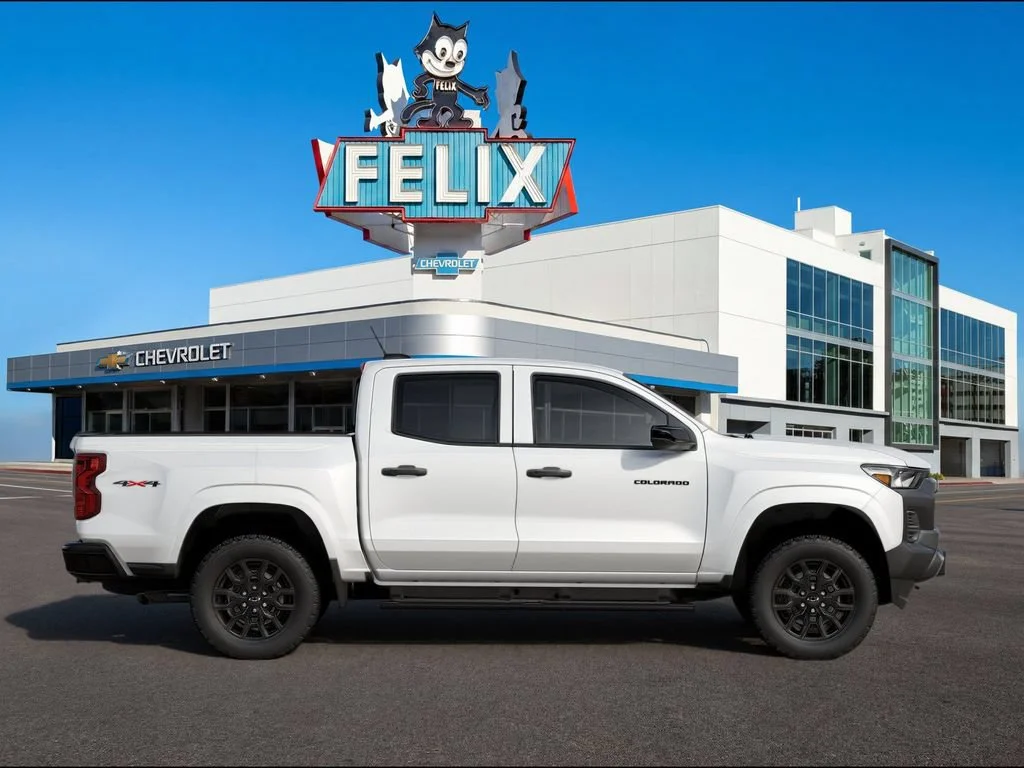 New 2026 Summit White Chevrolet WT image 3