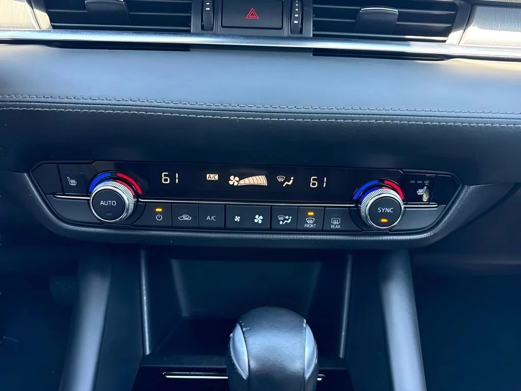 Used 2018  Mazda Grand Touring image 19