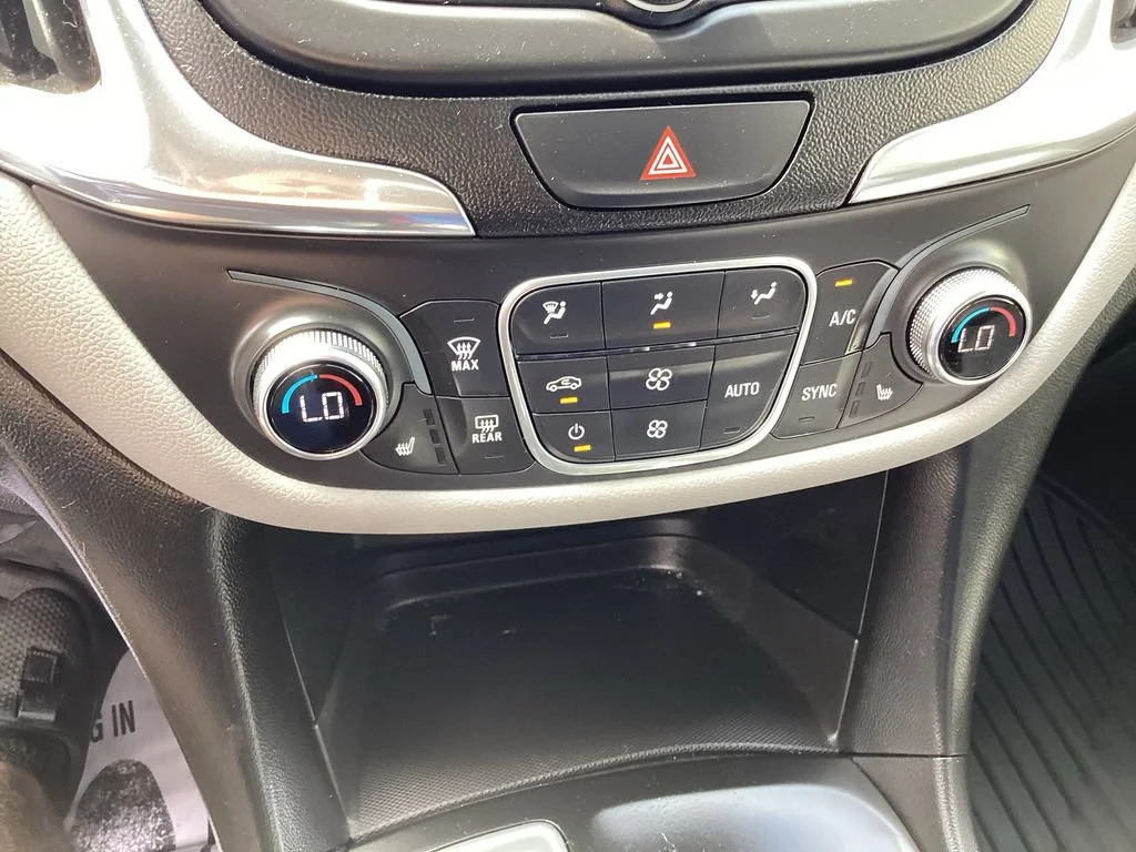 Used 2020 SUMMIT WHITE Chevrolet LT image 26