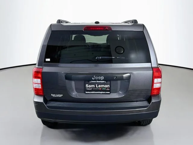 Used 2017 Gray Jeep Sport image 6